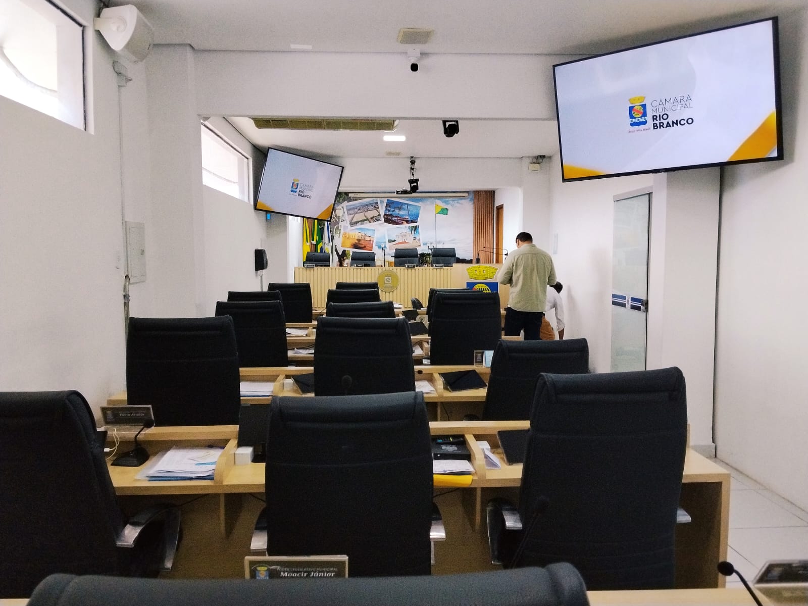 Após bate-boca e troca de acusações, sessão da Câmara de Rio Branco termina em menos de 40 minutos nesta quarta-feira